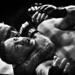Luchador de MMA aplicando un mataleon